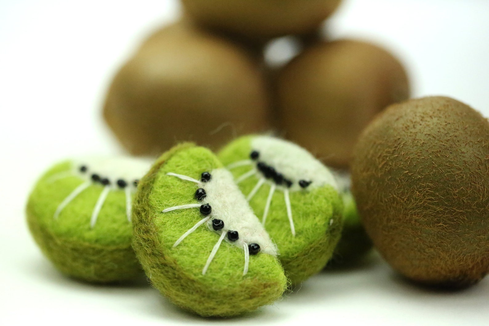 Felt Kiwis // Felt Summer Fruits // Felt Kiwi Slices Etsy