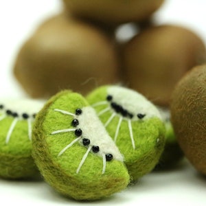 Felt Kiwis // Felt Summer Fruits // Felt Kiwi Slices