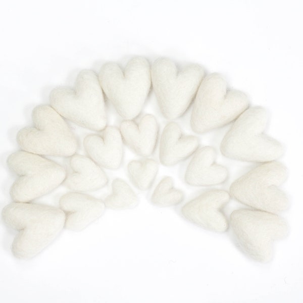 Felt Hearts -  3 to 4 cm - 10 count - Color DUSTY WHITE - Wool Felt Hearts