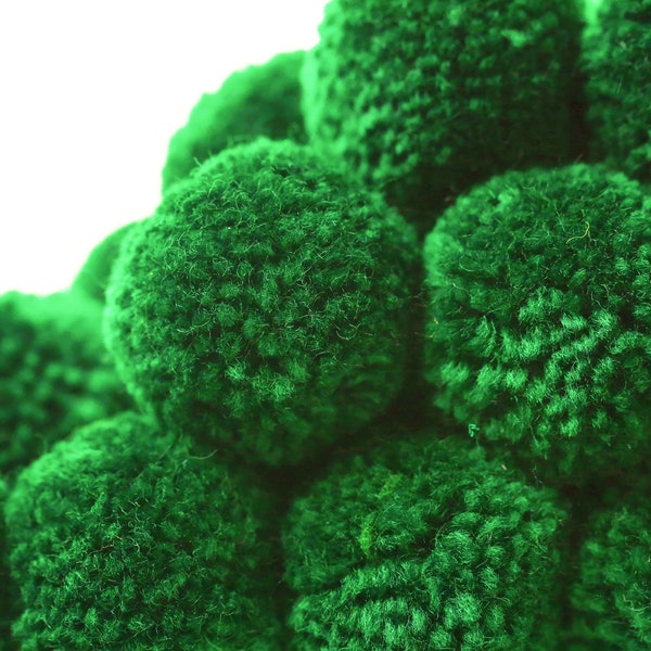 Yarn Poms -  P56 CHRISTMAS GREEN Yarn Pom Pom (NEW)