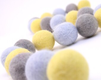 Wool Felt Balls // DIY Garland // DIY Mobile // DIY Necklace // Wool Beads // Modern Color Set // 2.5 cm // 30 Count