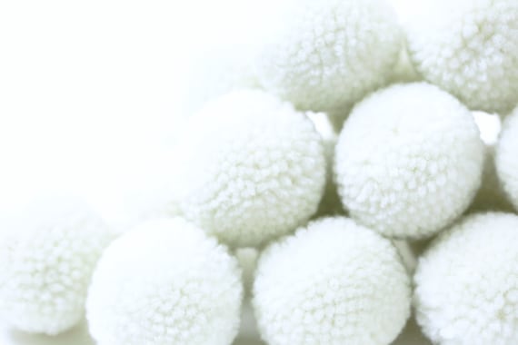 YARN POMS -  P03 - WHITE Yarn Pom Pom