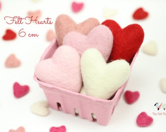 Wool Felt Hearts // 6 cm and 9 cm Felt Hearts // Baby Photography Prop // Medium and Large Felt Hearts // Valentine Felt Hearts