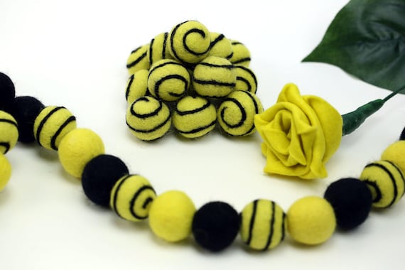 Lemon Pom Pom Garland- Yellow & Black Wool Felt Balls