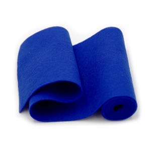 Rolle aus 100 Prozent Wollfilz - Wollfilz in der Farbe ROYAL BLAU - Blauer Wollfilz