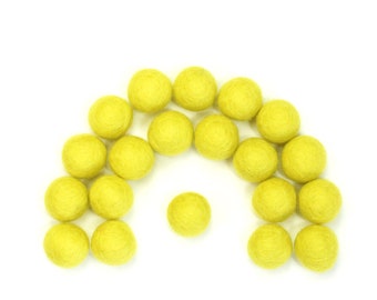 Mobile DIY Felt Balls // Pom Poms // 100% Wool Beads // Felt Ball Garland DIY // diy Necklace // LEMON // 1 cm 1.5 cm 2 cm 2.5 cm 3 cm 4 cm