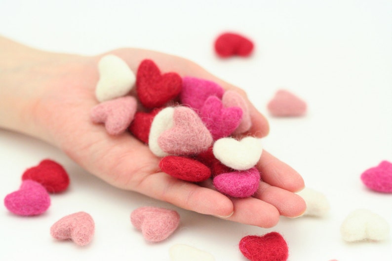 Cœurs en feutre Cœurs en feutre 2 cm Mini cœurs Saint-Valentin en feutre de laine Coeurs en feutre de laine Petits coeurs image 4