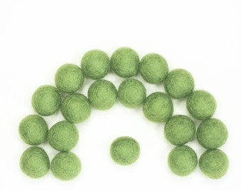 Felt Balls // DIY Garland // diy Mobile // diy Necklace // Felt Poms // Wool Beads // GRASS GREEN // 1 cm 1.5 cm 2 cm 2.5 cm 3 cm 4 cm