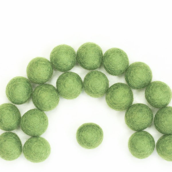 Felt Balls // DIY Garland // diy Mobile // diy Necklace // Felt Poms // Wool Beads // GRASS GREEN // 1 cm 1.5 cm 2 cm 2.5 cm 3 cm 4 cm