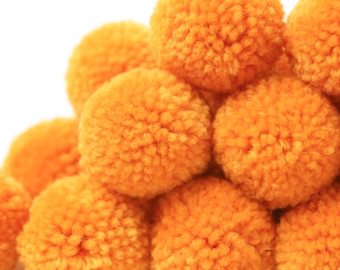 Wollpoms - P36 KAROTE Wollpom Pom