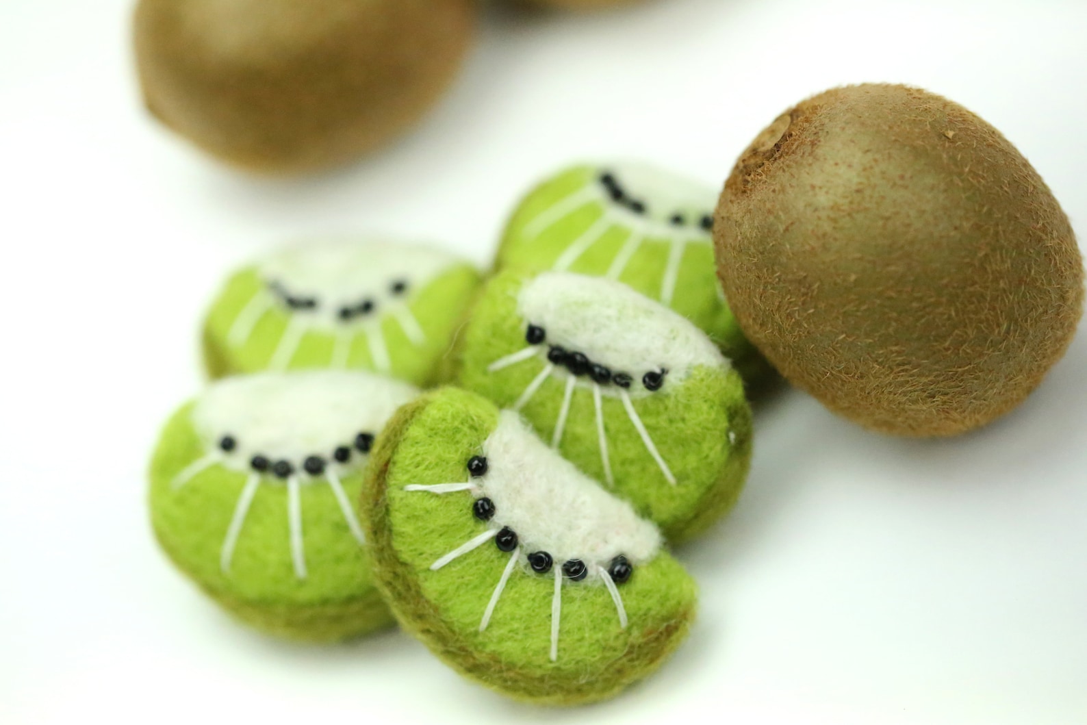 Felt Kiwis // Felt Summer Fruits // Felt Kiwi Slices Etsy