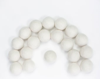 Felt Balls // diy Garland // DIY Mobile // diy Necklace // Poms // Beads // Snow // DUSTY WHITE // 1 cm 1.5 cm 2 cm 2.5 cm 3 cm 4 cm