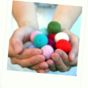 Felt Balls // DIY Garland // DIY Mobile // diy Necklace // Felt Poms // Pure Wool Beads // PLUM // 2.5 cm image 3