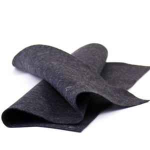 Wollfilz Bogen - 100% Wollfilz in der Farbe HEATHER BLACK - 18" X 18" Wollfilz Bogen