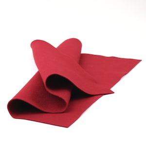 Feutre de laine// Drap 100 % feutre de laine de couleur CRIMSON - 18 x 18 po. Feutre de laine - Feutre de laine mérinos - Feutre de laine européen