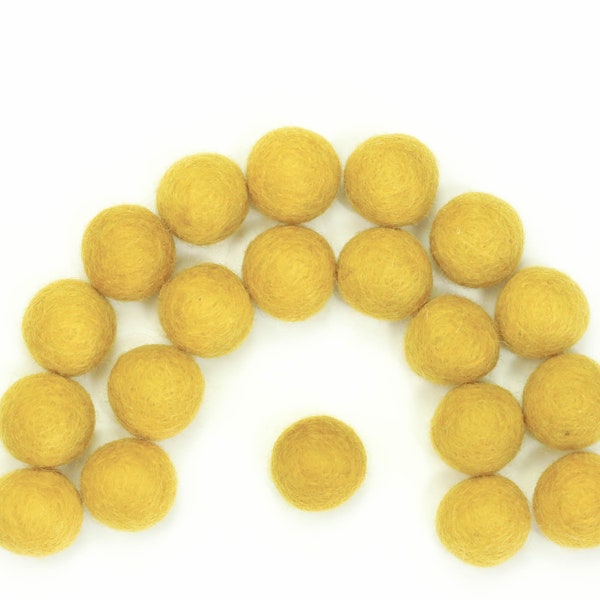 Felt Balls // DIY Garland // diy Mobile // diy Necklace // Felt Pom Poms // Wool Beads // GOLD // 1 cm 1.5 cm 2 cm 2.5 cm 3 cm 4 cm