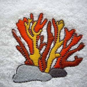 Guest towel embroidered with a coral image 3