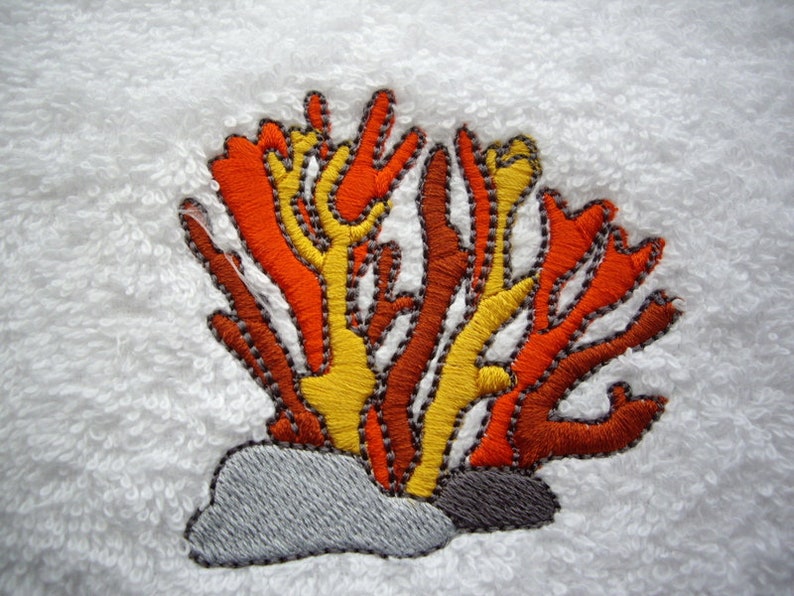 Guest towel embroidered with a coral image 3