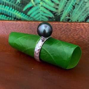 Tahitian Pearl Hammered Ring , Tahitian pearl ring , Tahitian pearl , Tahitian pearl jewelry , tahitian pearl jewelry hawaii , hawaiian