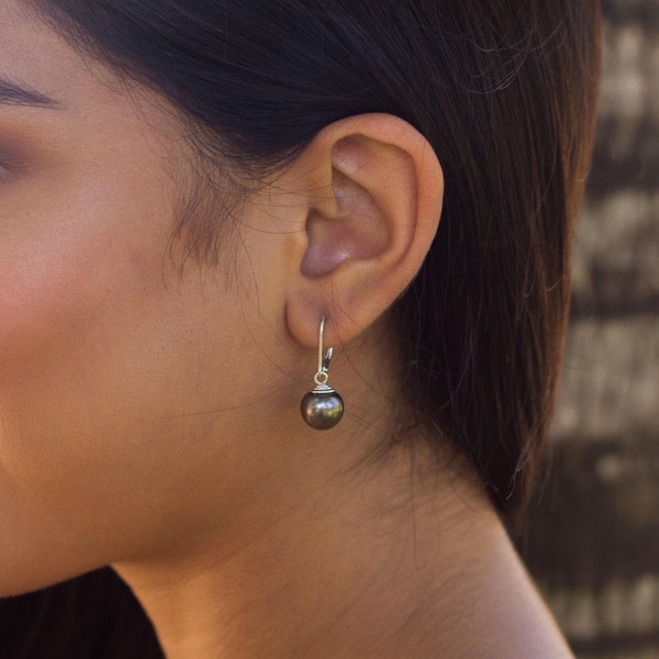 Affordable Tahitian Pearl Leverback , Tahitian pearl earrings , Tahitian pearl jewelry , perle de Tahiti , Pearl leverback earrings