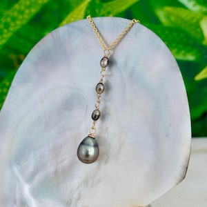 Tahitian pearl necklace • Gold filled chain with Keshi accents