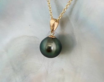 Vibrant Deep Emerald Green Tahitian Pearl Pendant 18k solid gold , tahitian pearl necklace , tahitian pearl jewelry , tahitian pearl