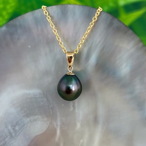 RADIANT and Rich Dark Peacock Tahitian Pearl Teardrop Pendant 18k solid gold , tahitian pearl necklace , tahitian pearl jewelry