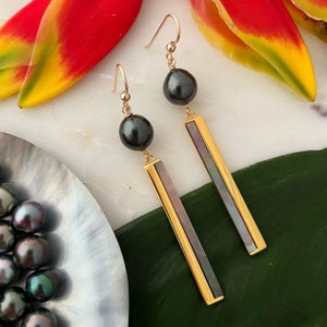 NEW ! Tahitian pearl and shell Earrings, pearl jewelry, tahitian pearl jewelry, pearl earrings, tahitian pearl earrings, tahitian pearl