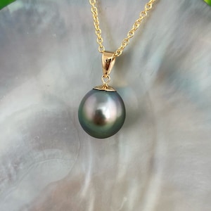 Flawless 12mm Peacock Blue Lustrous Tahitian Pearl Pendant 18k solid gold , tahitian pearl necklace , tahitian pearl jewelry
