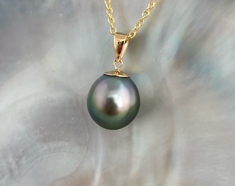 Flawless 12mm Peacock Blue Lustrous Tahitian Pearl Pendant 18k solid gold , tahitian pearl necklace , tahitian pearl jewelry