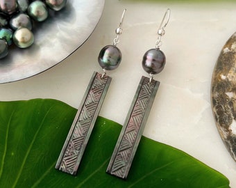 Hand carved Mother of Pearl Bar and Tahitian Pearl dangle earrings , shell earrings , tahitian pearl earrings