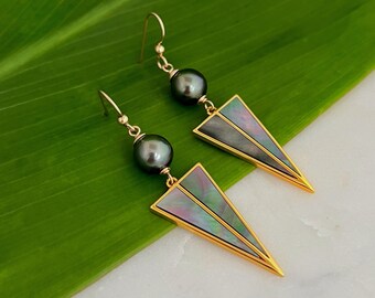 NEW !Tahitian Pearl and Mother of Pearl Triangle Earrings, pearl jewelry, tahitian pearl jewelry, pearl earrings, tahitian pearl , hawaii