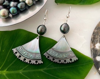 Tahitian Pearl earrings Fan Carved Tahitian pearl earrings Tahitian pearl jewelry  Shell earrings Hawaii inspired carved shell jewelry Tahit