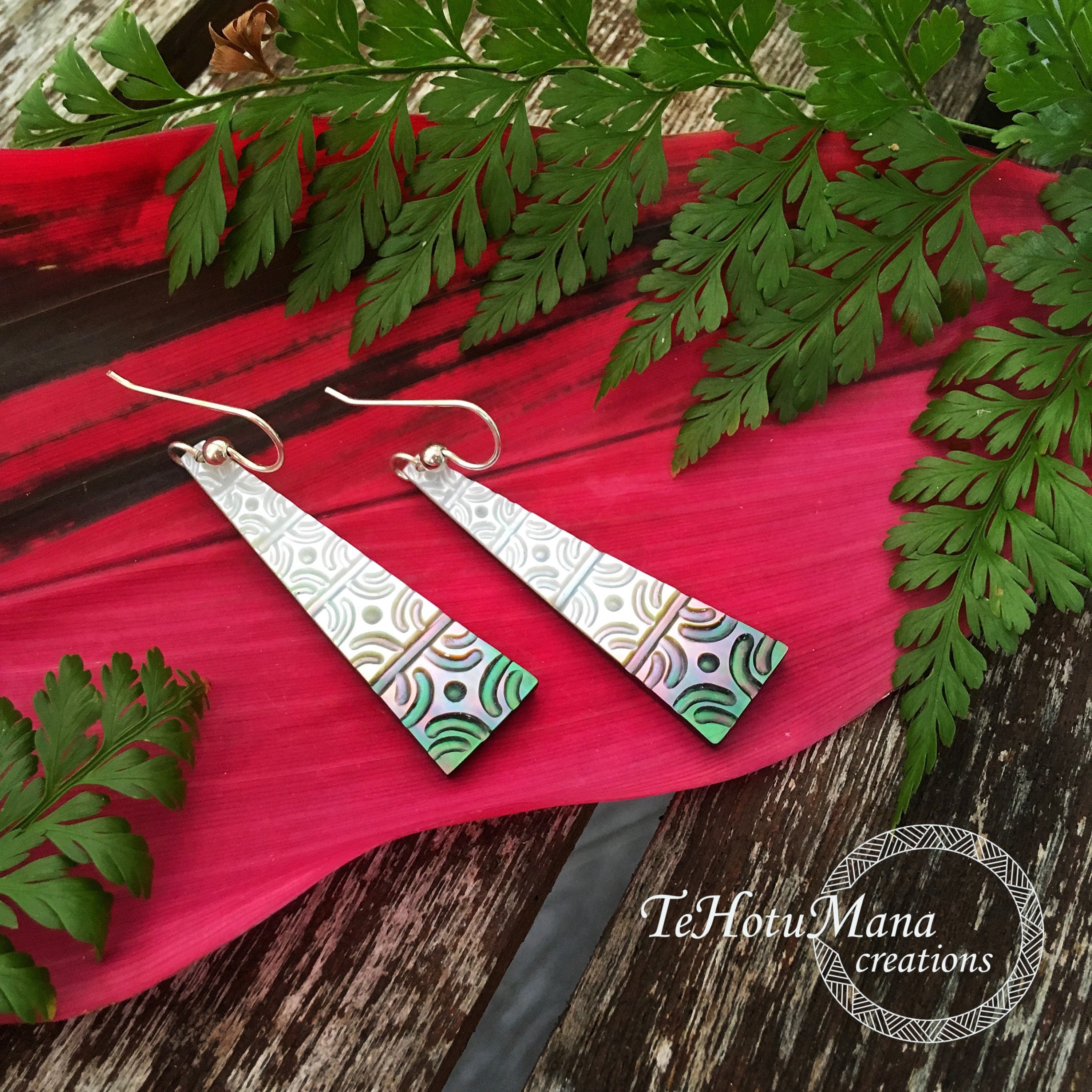 Shell earrings • Handcarved jewelry • Hawaiian Polynesian design