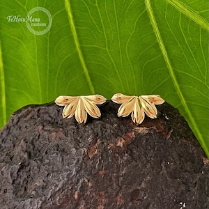 Naupaka Stud Earrings in Gold Vermeil or Sterling silver – Hawaiian Flower Design • Nature-Inspired Jewelry • Dainty gift