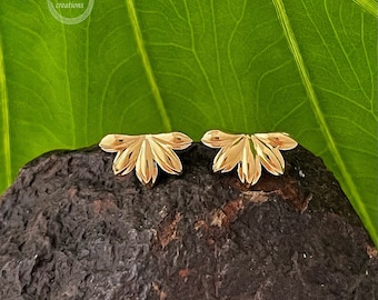 Naupaka Flower Stud Earrings , Naupaka earrings , Naupaka , naupaka jewelry ,  hawaiian jewelry , hawaiian earrings , hawaiian gifts ,hawaii