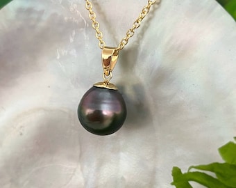 Vibrant and Lustrous Peacock Tahitian Pearl Pendant 18k gold , tahitian pearl necklace , tahitian pearl jewelry , tahitian pearl