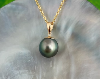 Near Flawless Green Tahitian Pearl Pendant 18k solid gold , tahitian pearl necklace , tahitian pearl jewelry