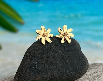 Gardenia earrings Tiare Flower Stud Earrings   hawaiian earrings hawaii jewelry Tropical