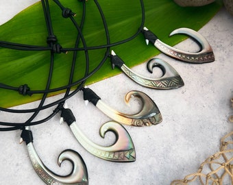 Hawaiian Mother of Pearl Shell Hooks , fishhook , hand engraved , men’s hook , men’s jewelry , men’s necklace , Polynesian men jewelry