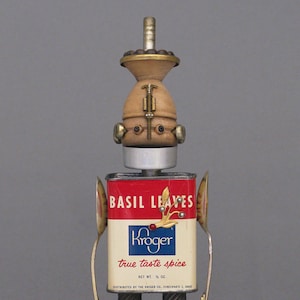 Robot Sculpture - Gizzy