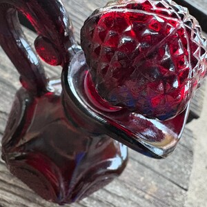 Vintage Avon 1876 Cape Cod Rubinrotes Glas-Öl- und Essigfläschchen