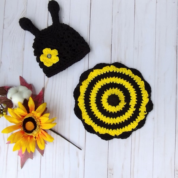 Newborn Bumble BEE outfit, bumble bee photo prop, crochet baby bee, baby bumble bee hat and cape, newborn knit bee set, photography prop,