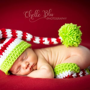 Crochet elf Hat and Legwarmers set, baby christmas photo prop, santa&#39;s helper hat, crochet stocking hat, newborn outfit christmas, santa hat