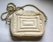 Vintage Quilted Cream Purse 70s 80s Padded Off White Faux Leather Cross Body Chain Shoulder Strap