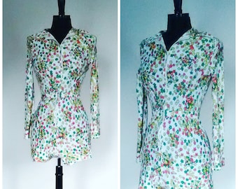 Vintage Sandra Sage Romper 60s White With Flowers Orange Yellow Green Long Sleeves Shorts