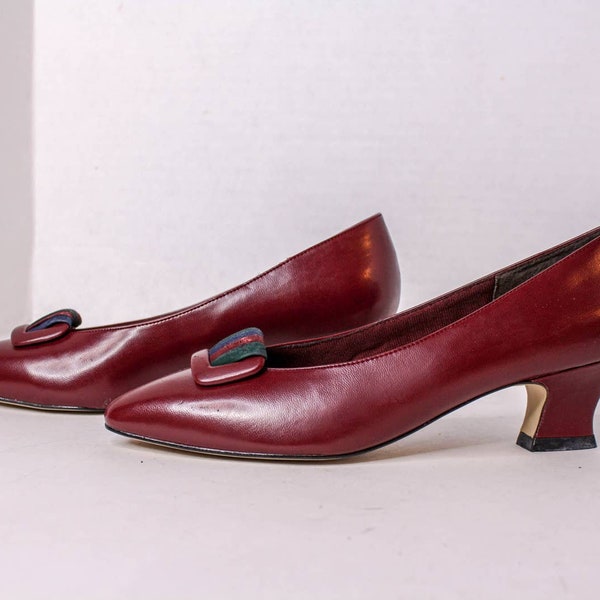 Vintage Life Stride Pumps rotes Leder Streifen Schnalle Detail Slip On Style 7 1/2W 70s 80s