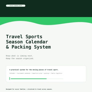 Pode incluir: Um sistema de planejamento digital intitulado Sideline Ledger Travel Sports Season Calendar & Packing System. O documento apresenta um cabeçalho verde escuro, fundo branco e detalhes em verde, descrevendo um sistema para torneios e logística.