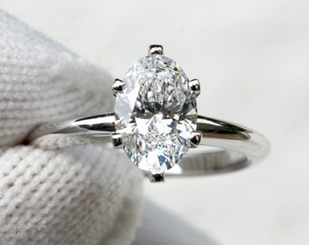 Oval Diamond Solitaire Engagement Ring Set in 18k White Gold 1.51 carat E-VVS2 (Lab Grown)