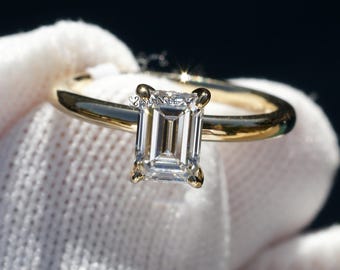 Emerald cut diamond engagement ring with hidden halo solid band (1.06ct tw - 2mm band)